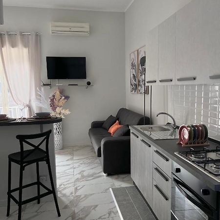 La Casa Di Ale 69 Apartment Наполи Екстериор снимка