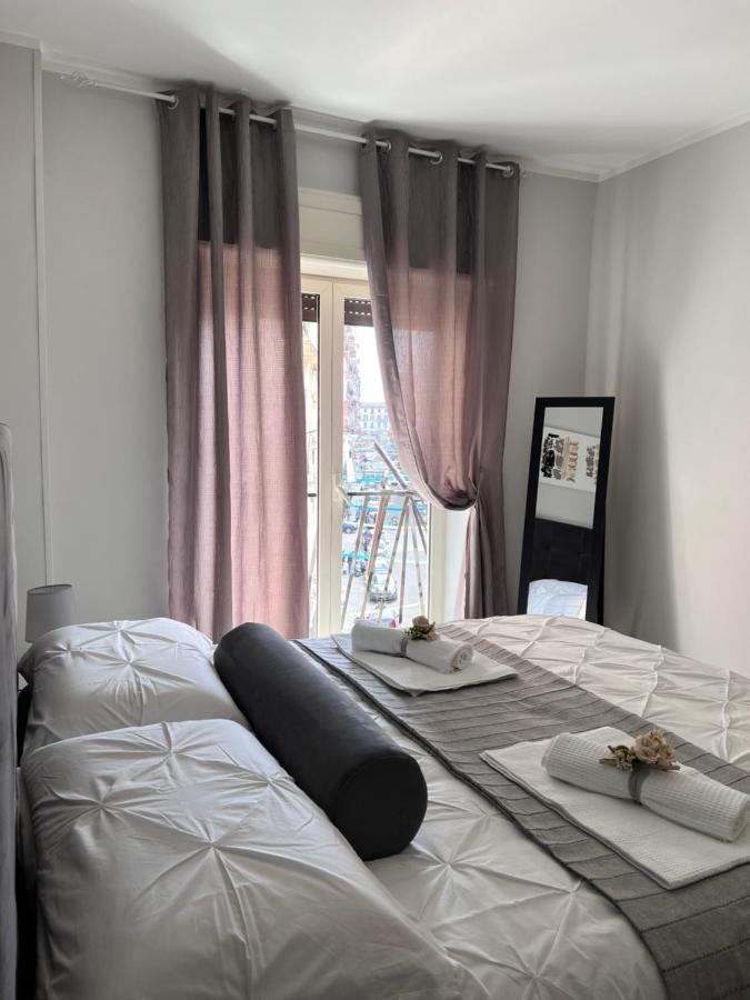 La Casa Di Ale 69 Apartment Наполи Екстериор снимка