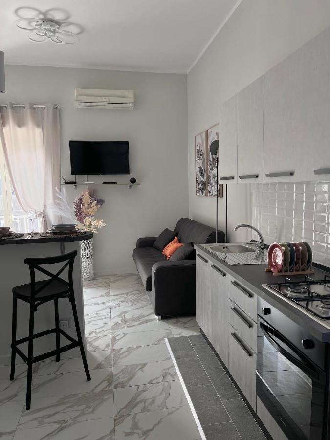 La Casa Di Ale 69 Apartment Наполи Екстериор снимка